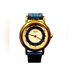 (902)Vintage Ladie’s Seiko "1N00-1N48 Quartz Wrist Watch with Navy...